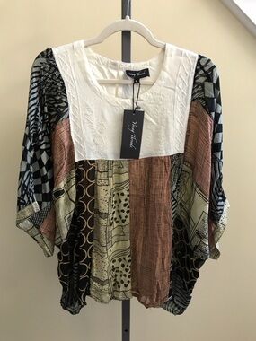 YOUNG THREADS NWT Top Cream Black Embroidered Size Xlarge